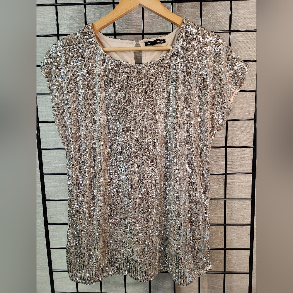 Cable and gauge sequin womans top sIze large NWOT gold blush